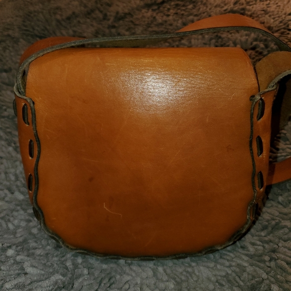 🥳 HOST PICK 🥳 Vintage Leather Tooled Boho Bag - Picture 2 of 7